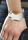 Entr�armband i form av en gitarr