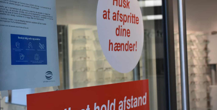 Hold afstand klistermærke