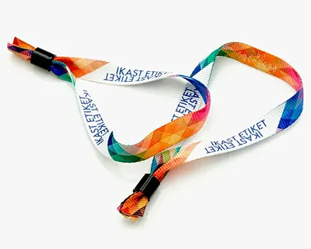 Armband mit eingewebtem RFID-Chip