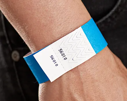 Papirarmbånd med dobbeltnummer