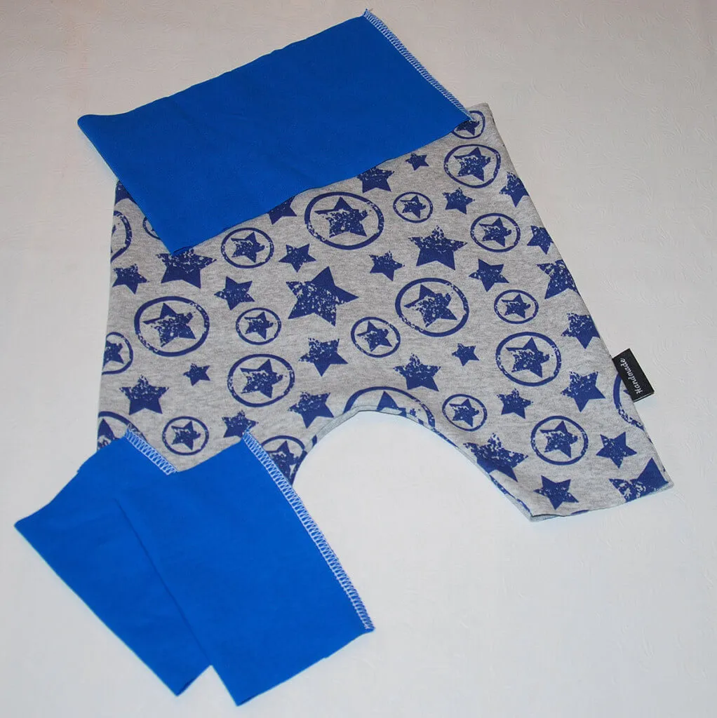 Næsten færdige baby bukser