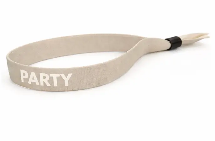 Stenfarvet festivalarmbånd