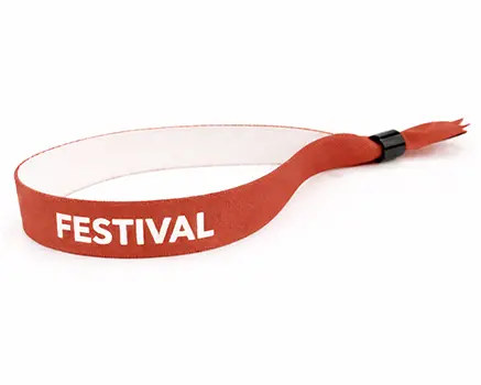 Rustrøde festivalarmbånd