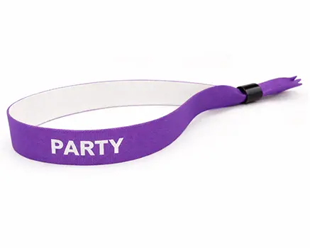 Purpurfarvet festivalarmbånd