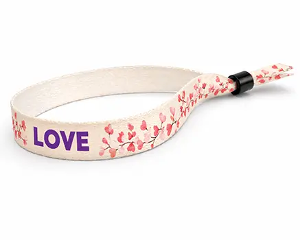 Festivalarmbånd med rød blomsterranke