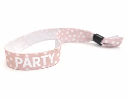 Rosa festivalarmbånd med prikker