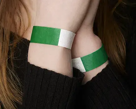 Grønne papirarmbånd