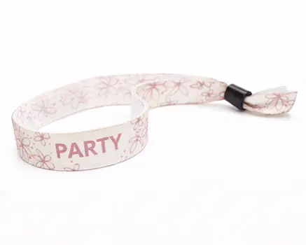 Rosa festivalarmbånd med blomster