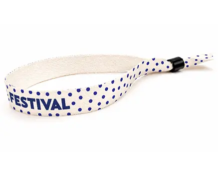 Festivalarmbånd med blå prikker