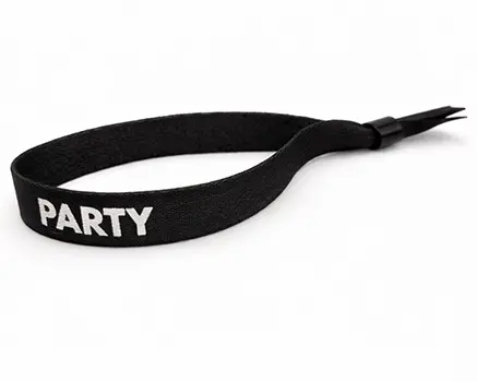 Sorte festivalarmbånd